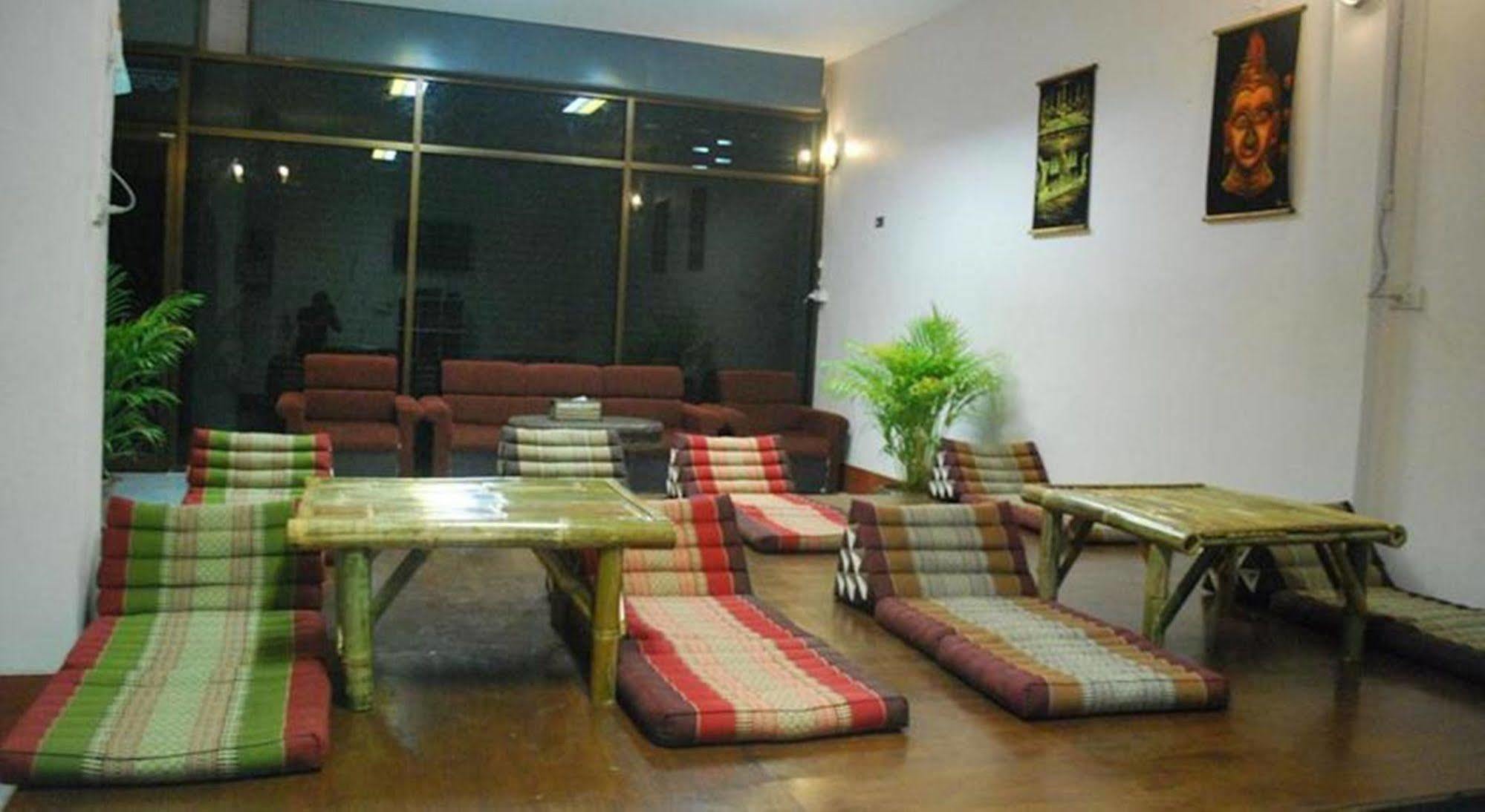 Baan Kai Hostel Баан Кхай Экстерьер фото